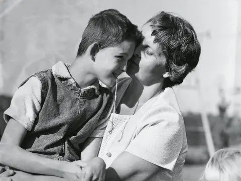 csm Teaser1960er Mutter mit Sohn df4b80b7e3