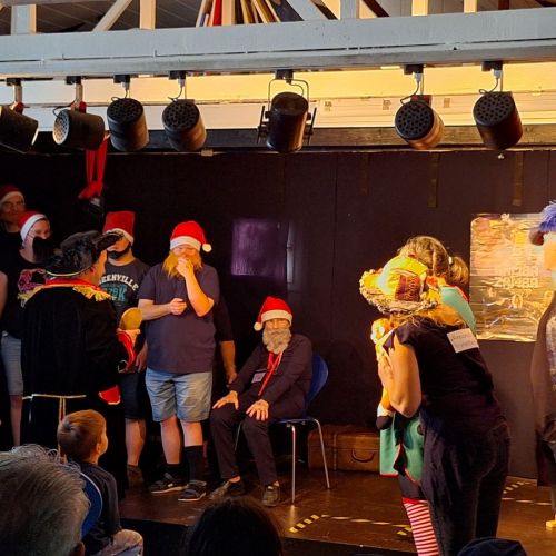 Theatergruppe der Lebenshilfe Neuwied beim Wiesenfest 2024